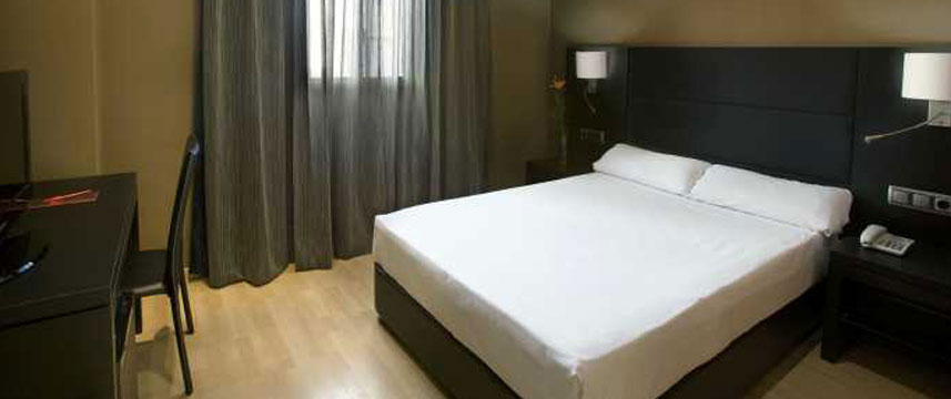 Medium Virgen De Los Reyes Hotel Double Bedroom Medium Virgen De Los Reyes Hotel Double Bedroom